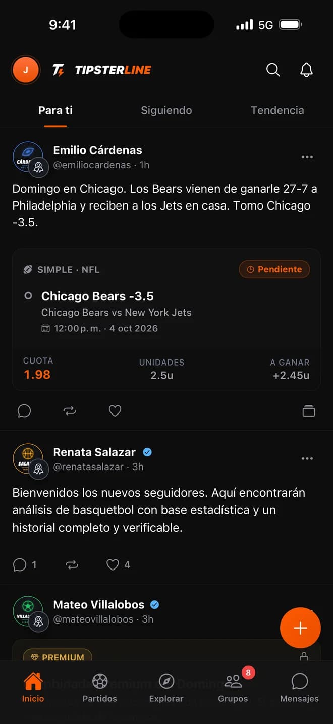Feed de Tipsterline con un pick deportivo y publicaciones de la comunidad con datos de demostración
